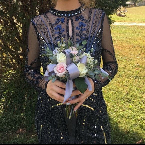 Navy blue homecoming dress size 4 - Picture 3 of 3